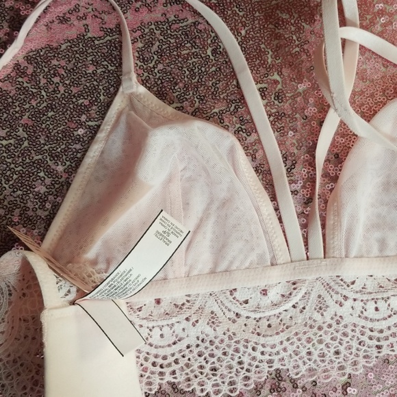 40% OFF 4+ BUNDLES  CLOSET CLOSING! - Picture 5 of 5